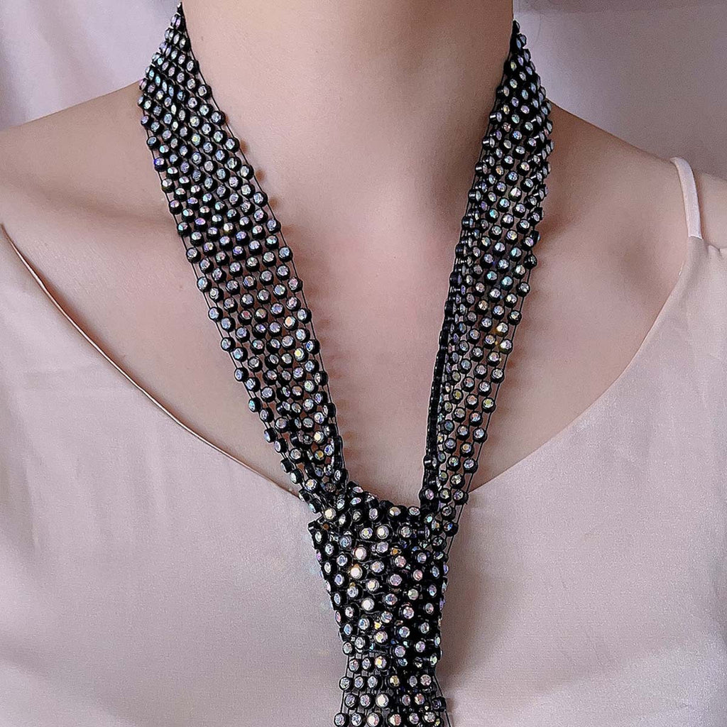 Zarte handwerkliche Halskette