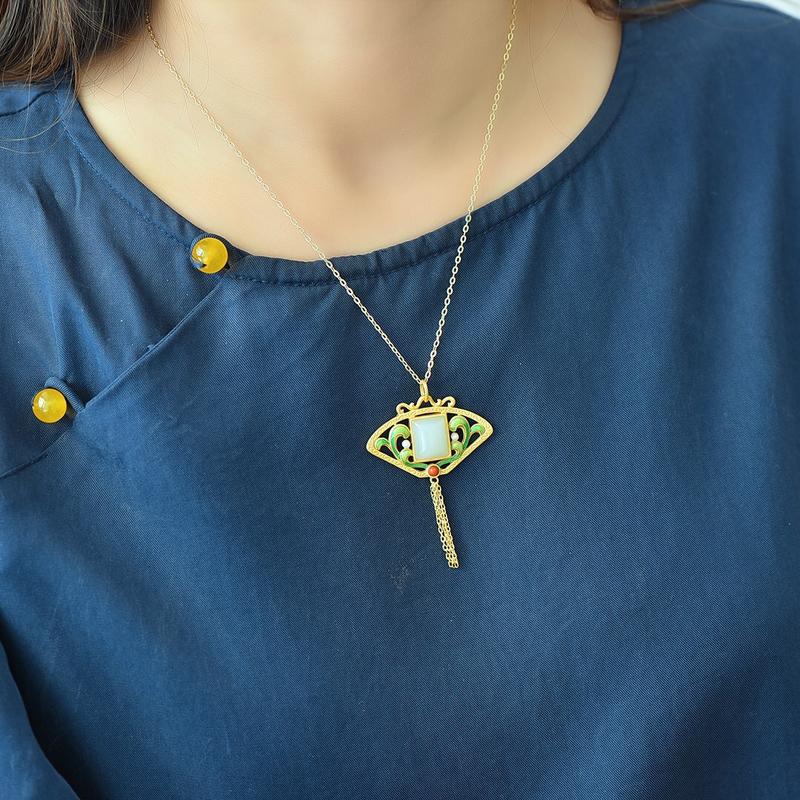 Schöne Silber Halskette mit einzigartigem Stil