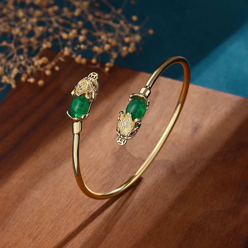 Schöne Armband mit einzigartigem Stil