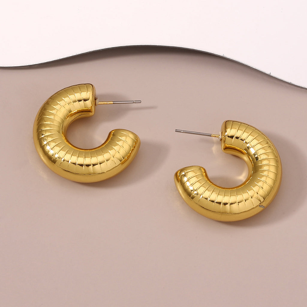 Atemberaubende Ohrring für den Alltag