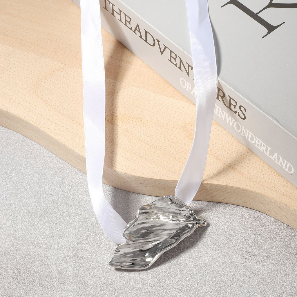 Zarte handwerkliche Halskette