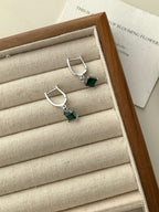 Zarte handwerkliche Ohrring