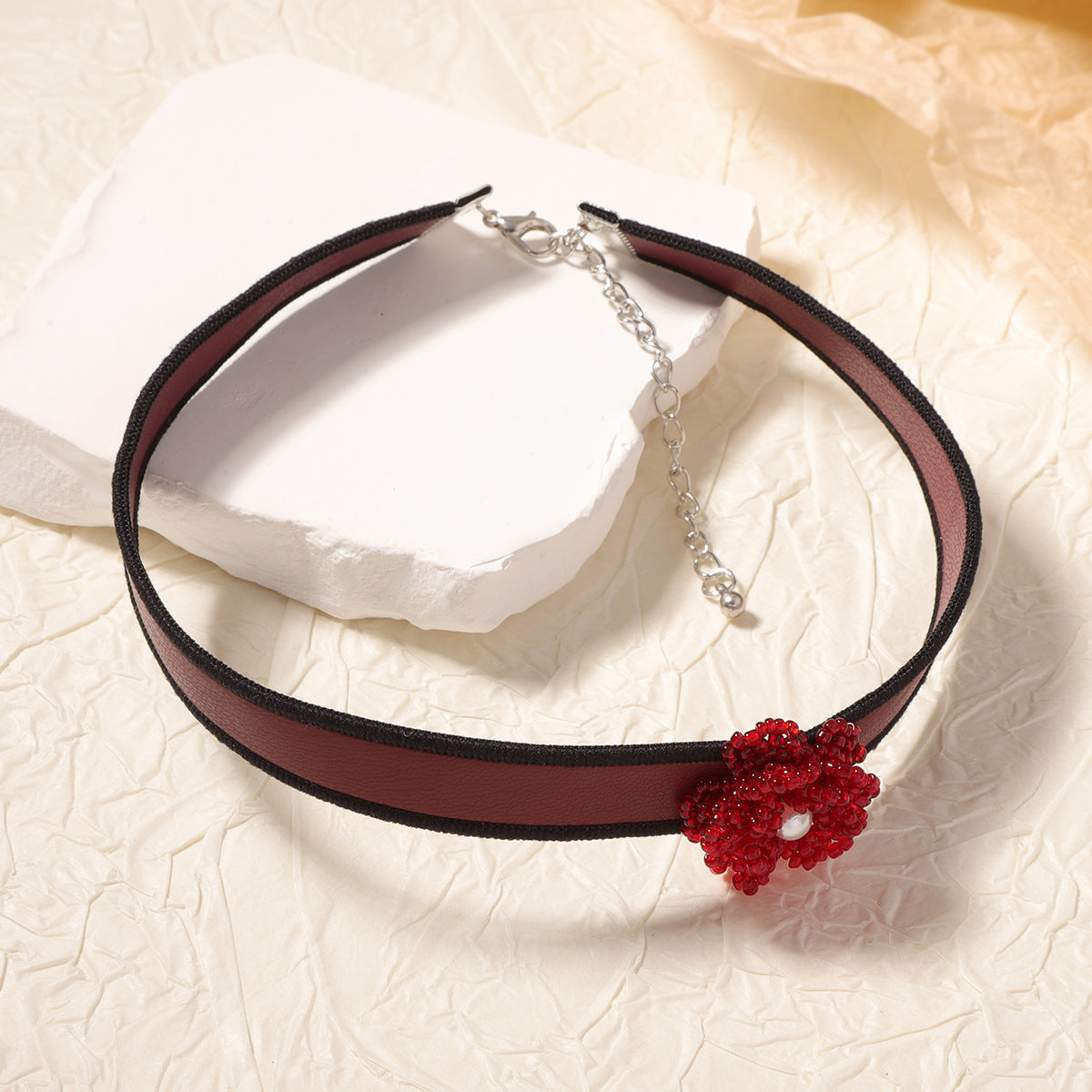 Schöne Halskette mit einzigartigem Stil