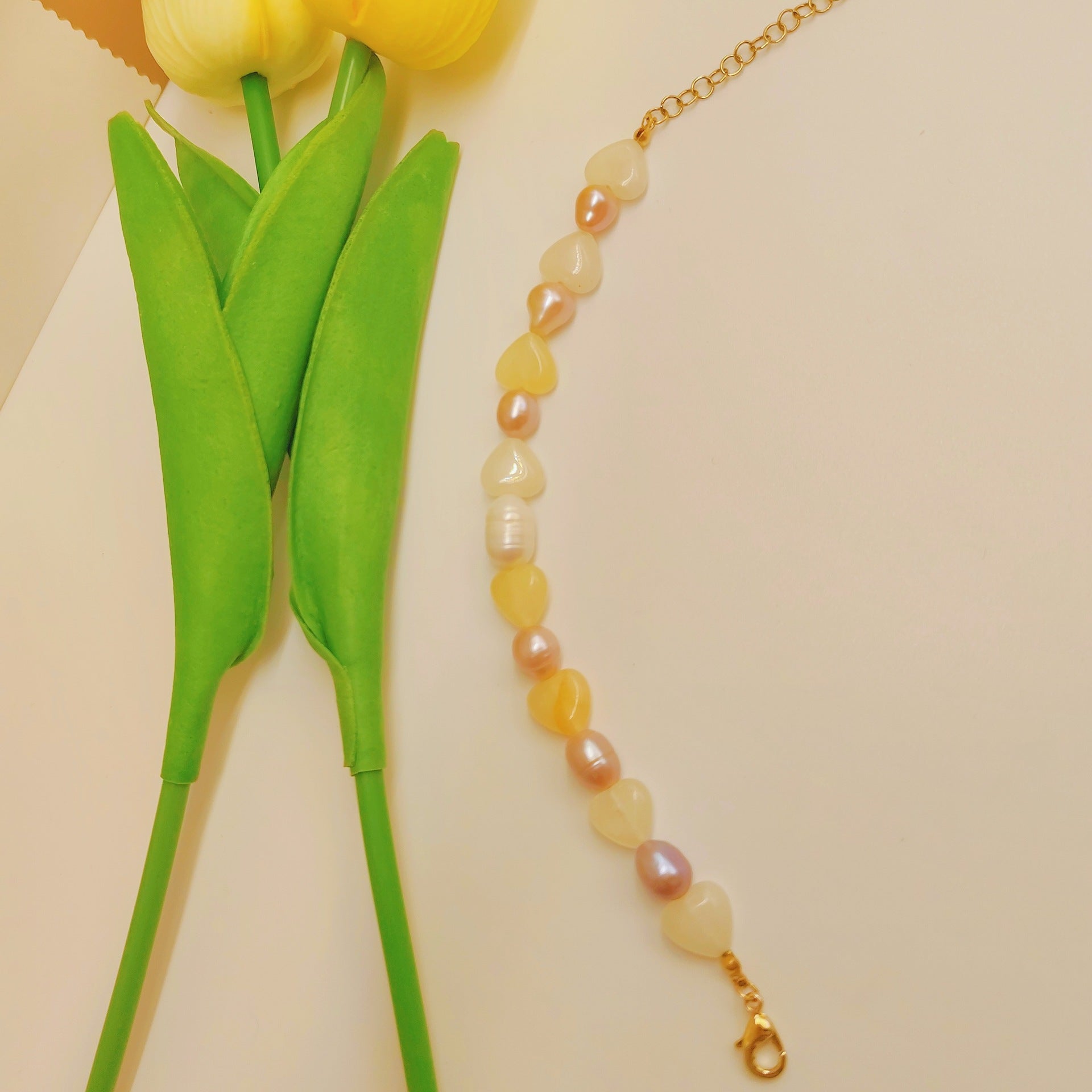 Schöne Perlen Armband mit einzigartigem Stil