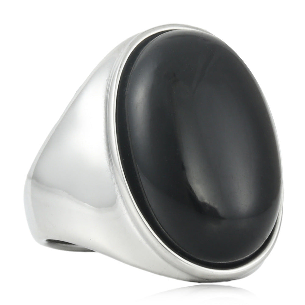 Zarte handwerkliche Ring