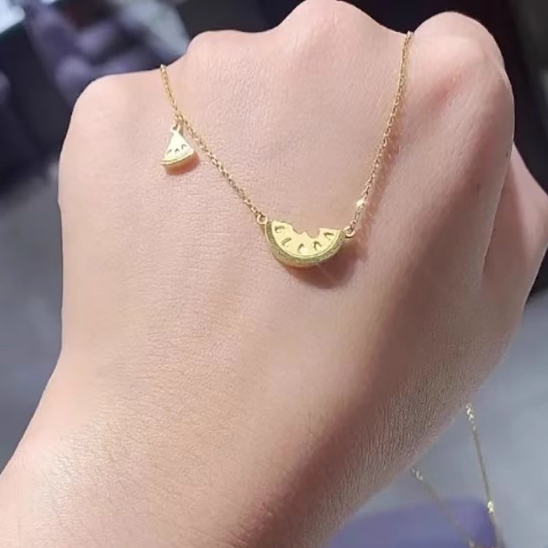 Schöne Gold Halskette mit einzigartigem Stil