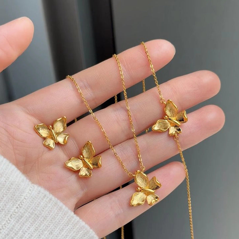 Schöne Gold Halskette mit einzigartigem Stil