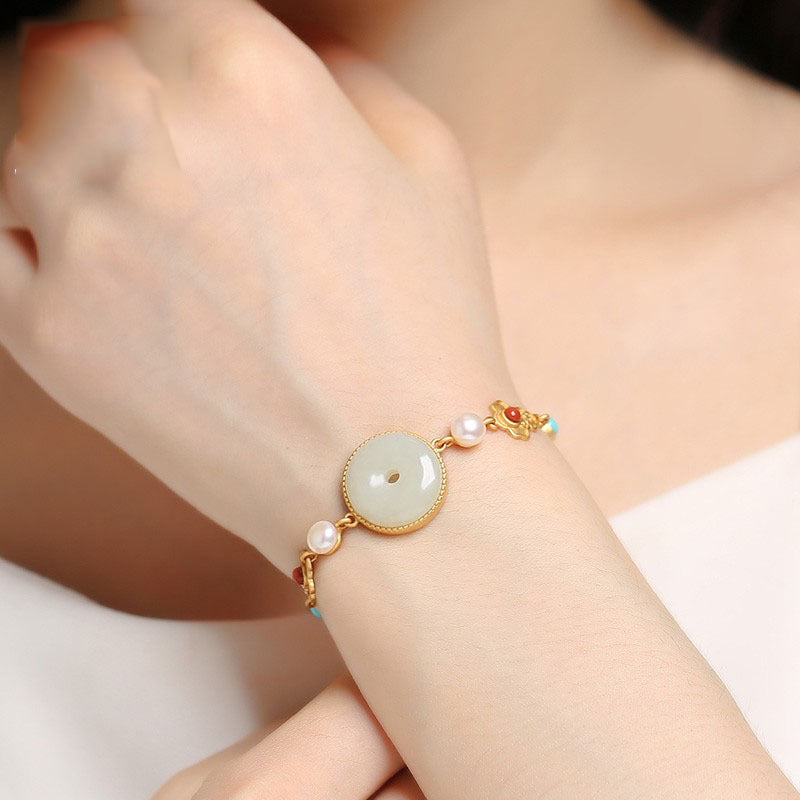 Schöne Gold Armband mit einzigartigem Stil