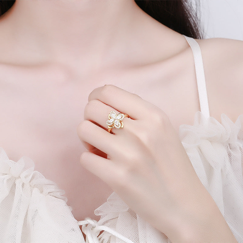 Zarte handwerkliche Halskette