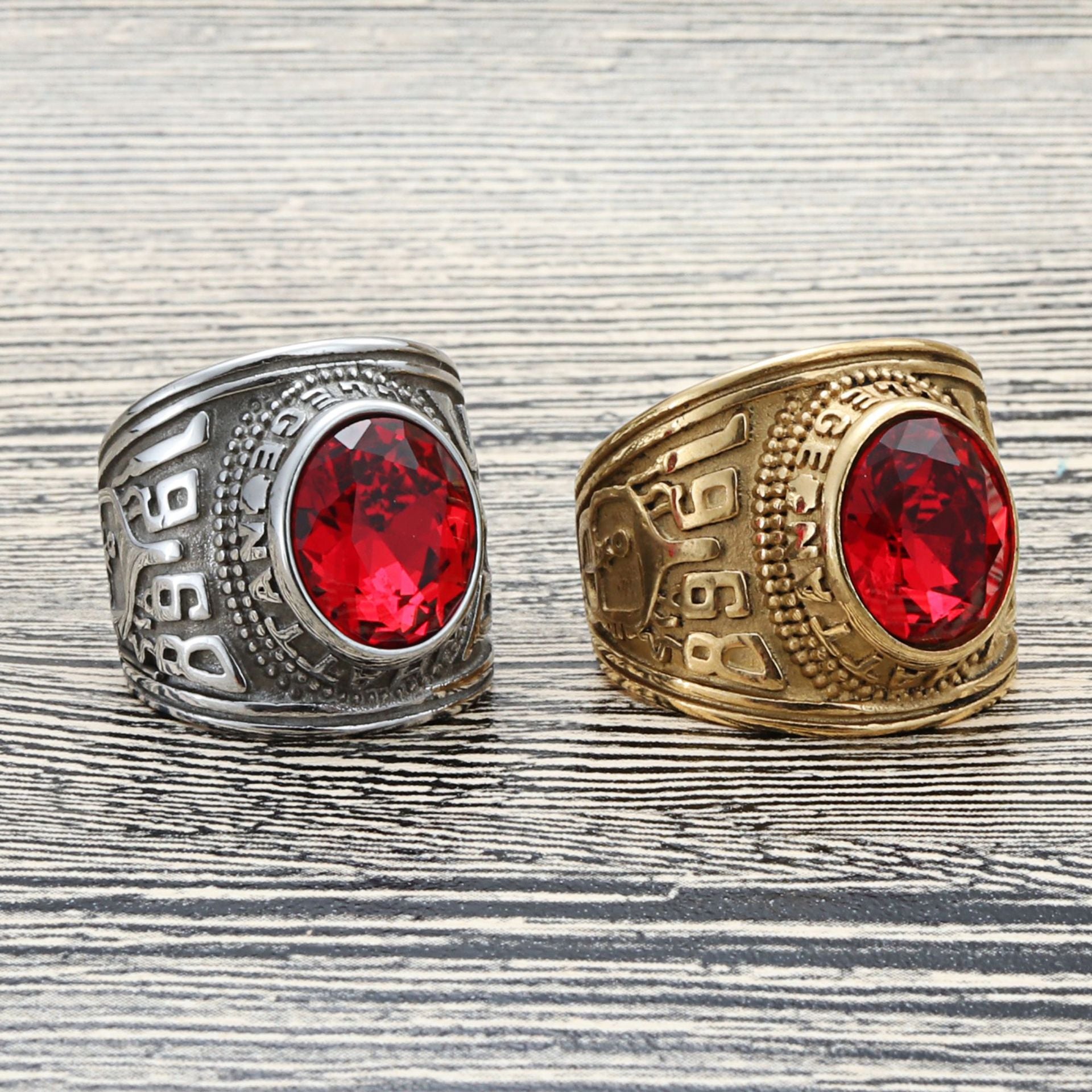 Zarte handwerkliche Ring