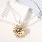 Zarte handwerkliche Halskette