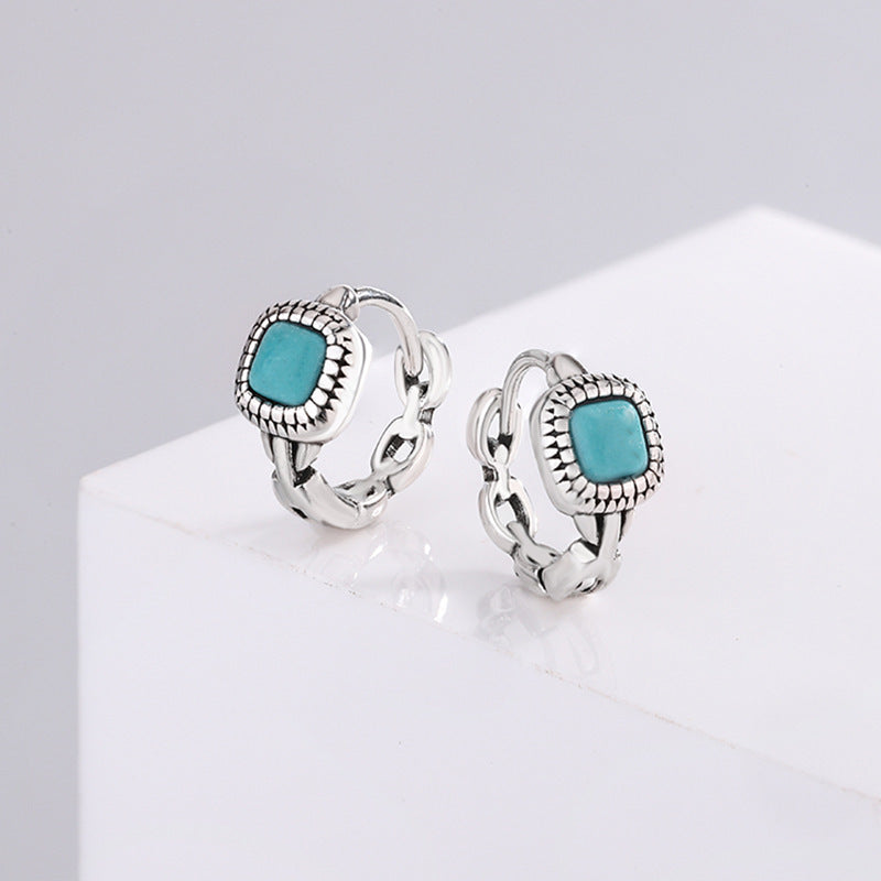 Zarte handwerkliche Ohrring