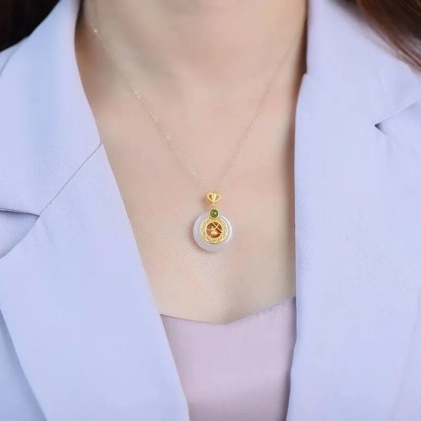 Schöne Silber Halskette mit einzigartigem Stil