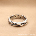 Zarte handwerkliche Ring