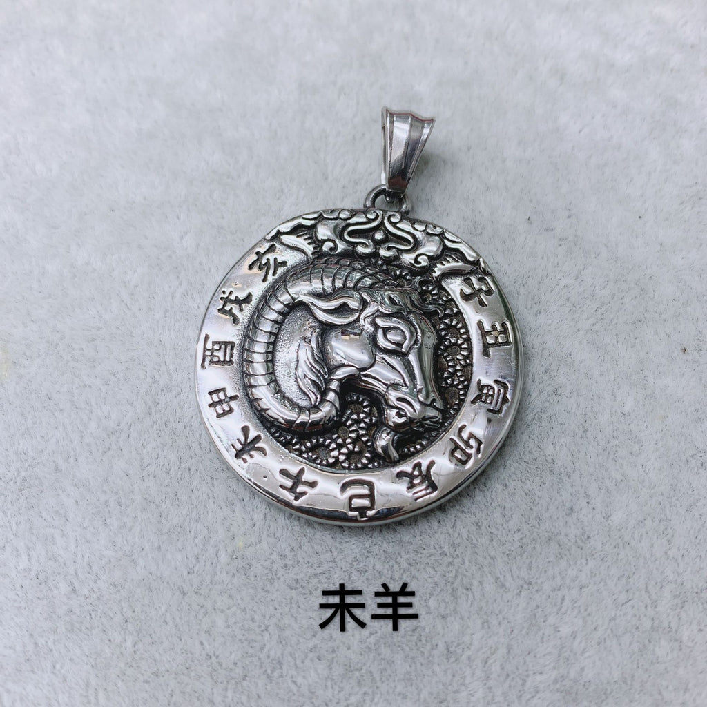 Schöne Halskette mit einzigartigem Stil