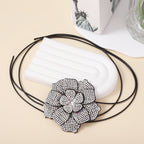 Zarte handwerkliche Halskette