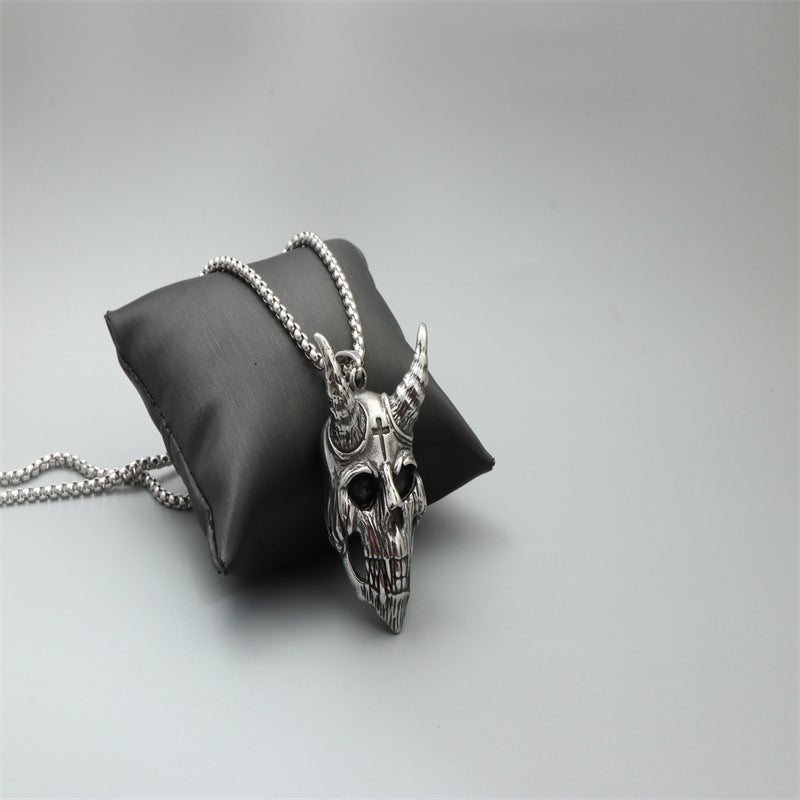 Zarte handwerkliche Halskette