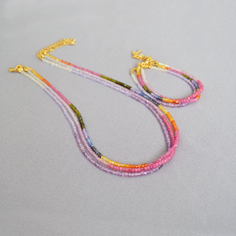 Zarte handwerkliche Halskette