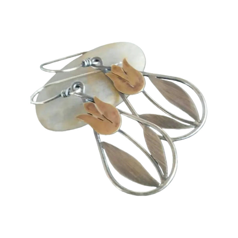 Zarte handwerkliche Ohrring