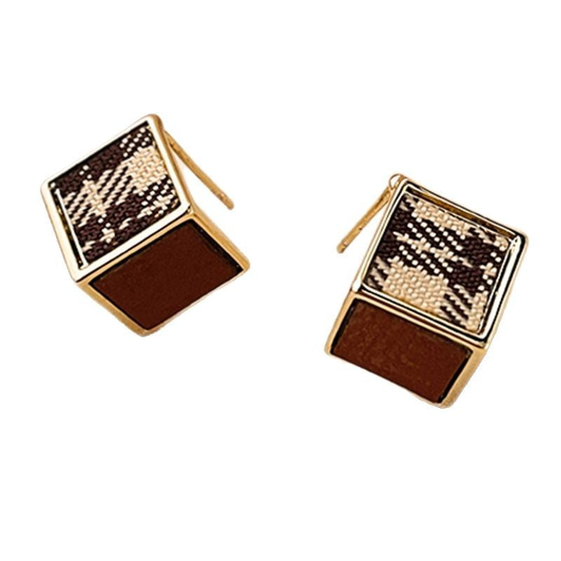 Atemberaubende Ohrring für den Alltag