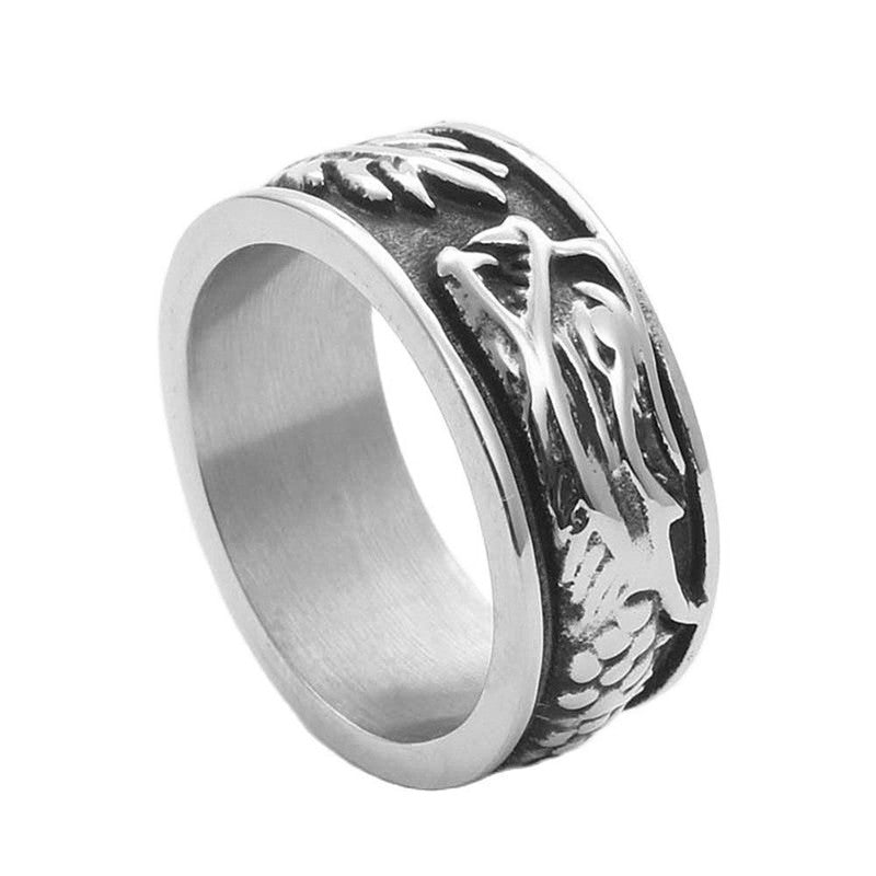 Zarte handwerkliche Ring