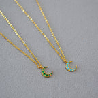 Schöne Gold Halskette mit einzigartigem Stil