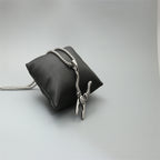 Schöne Halskette mit einzigartigem Stil