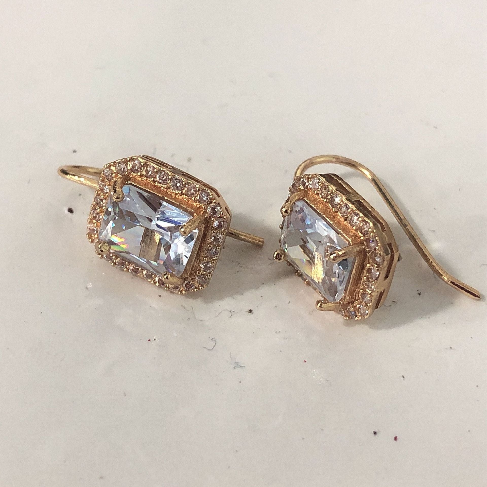 Schöne Ohrring mit einzigartigem Stil