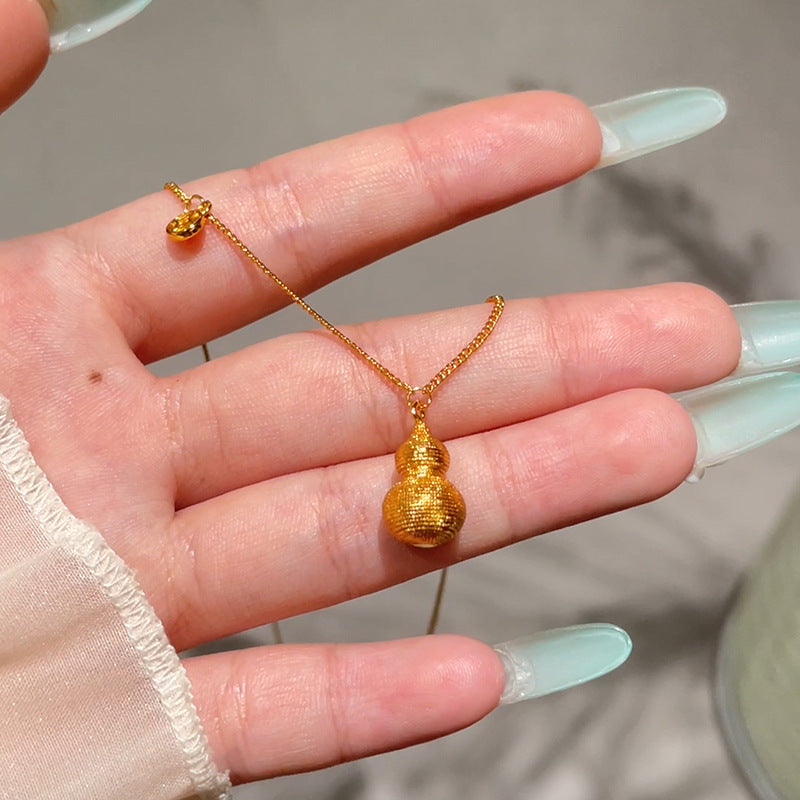 Schöne Halskette mit einzigartigem Stil