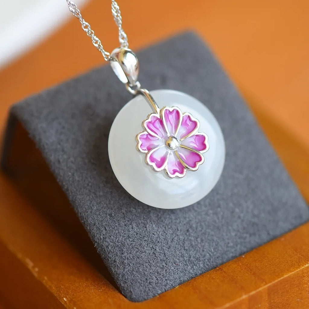 Schöne Silber Halskette mit einzigartigem Stil