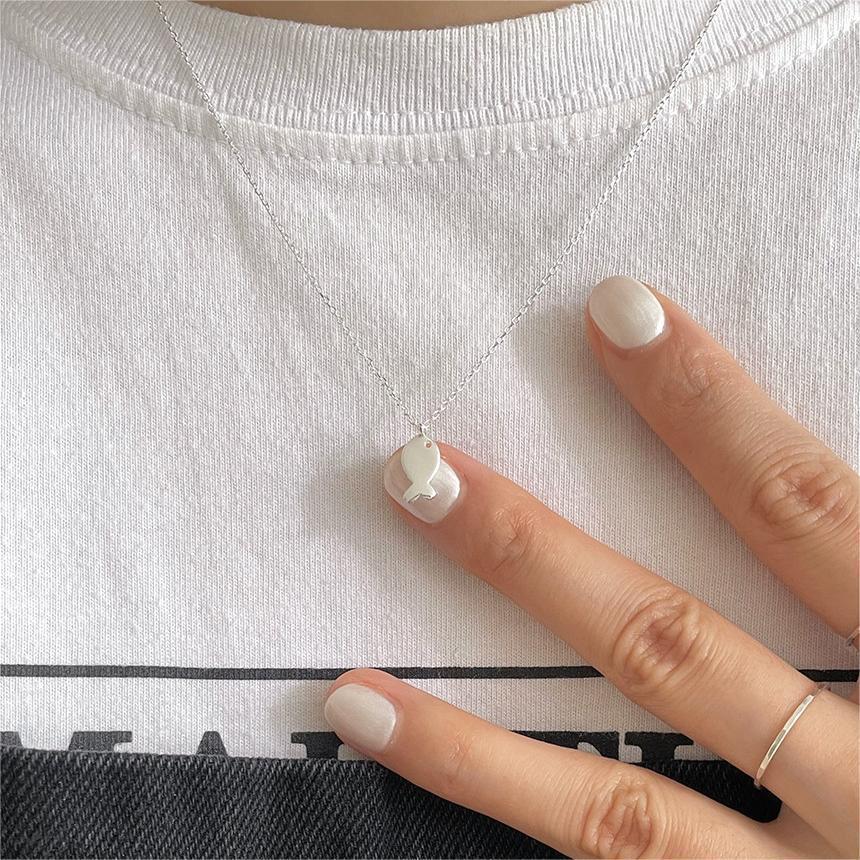 Zarte handwerkliche Halskette