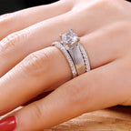 Zarte handwerkliche Ring