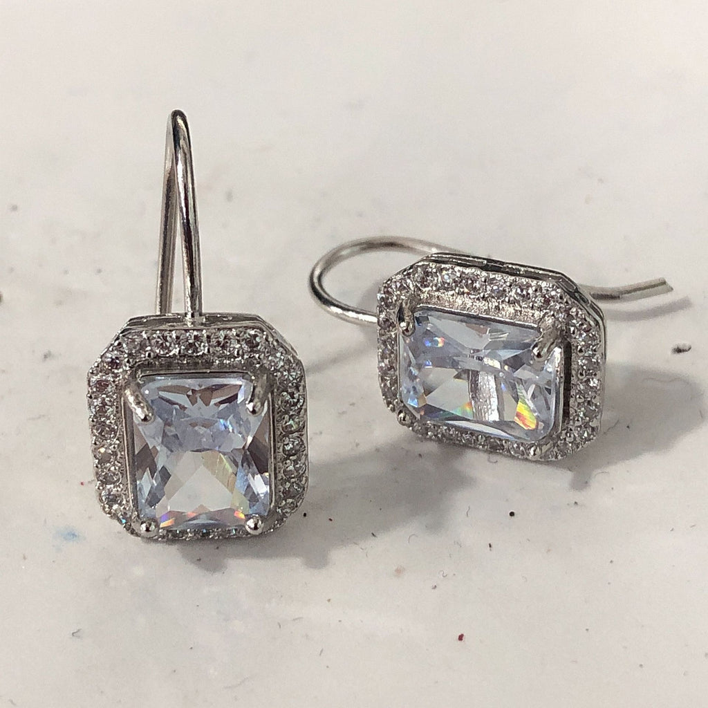 Schöne Ohrring mit einzigartigem Stil