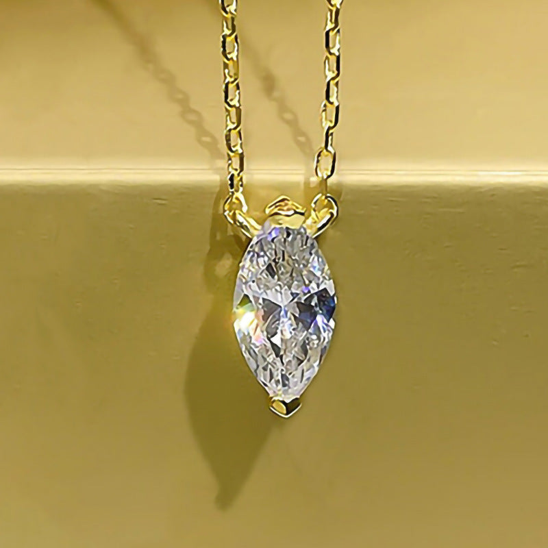 Schöne Halskette mit einzigartigem Stil