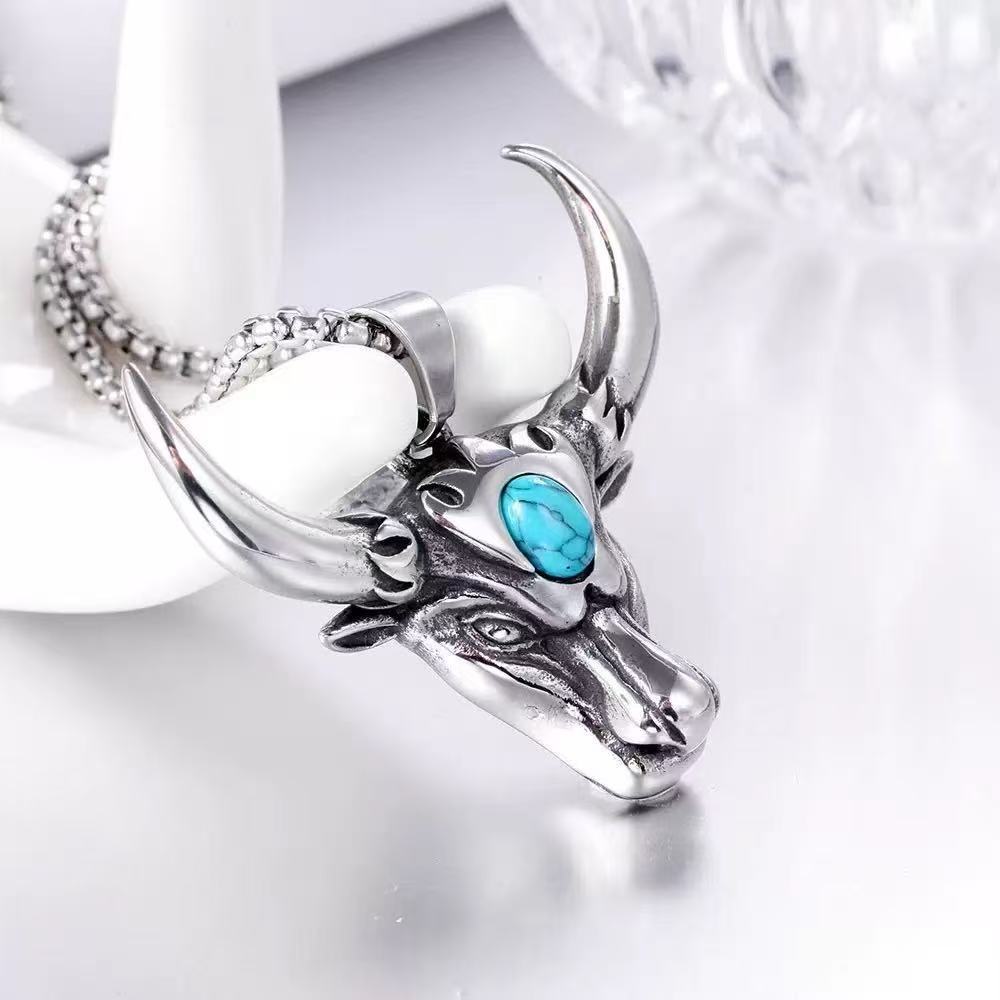 Zarte handwerkliche Halskette