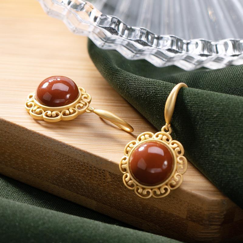 Schöne Halskette mit einzigartigem Stil