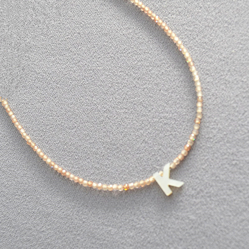 Schöne Halskette mit einzigartigem Stil