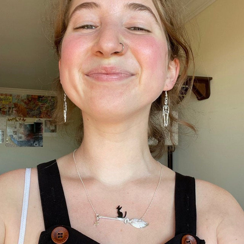 Schöne Halskette mit einzigartigem Stil