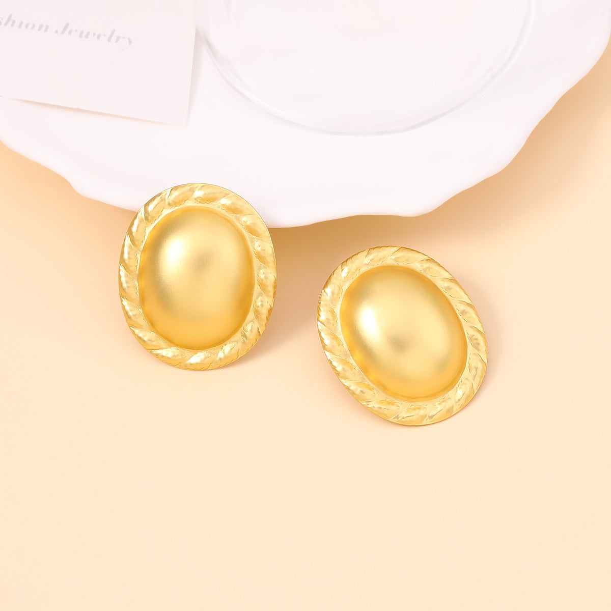 Atemberaubende Ohrring für den Alltag