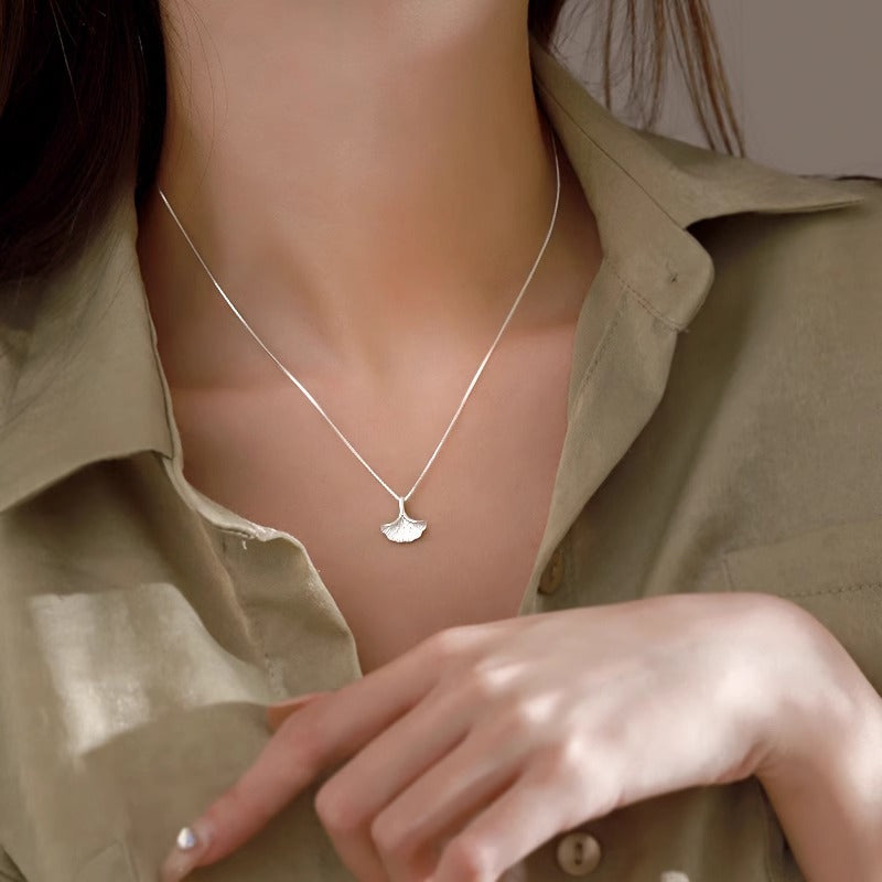 Schöne Halskette mit einzigartigem Stil