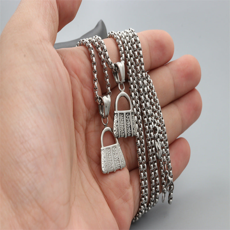 Schöne Halskette mit einzigartigem Stil