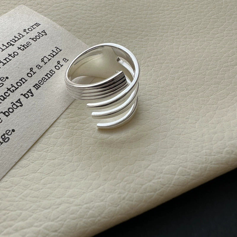 Klassische Silber Ring mit zeitloser Eleganz
