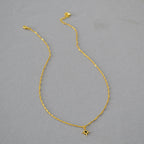 Zarte handwerkliche Halskette