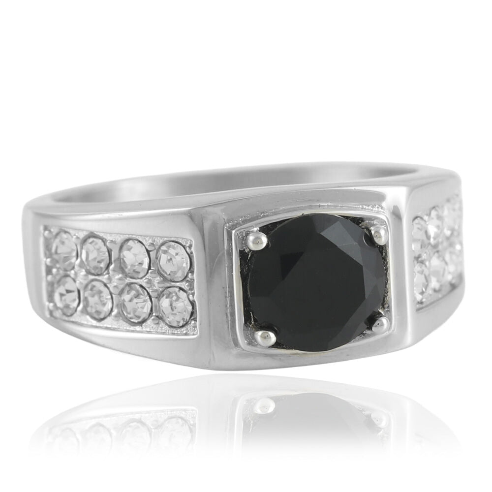 Zarte handwerkliche Ring