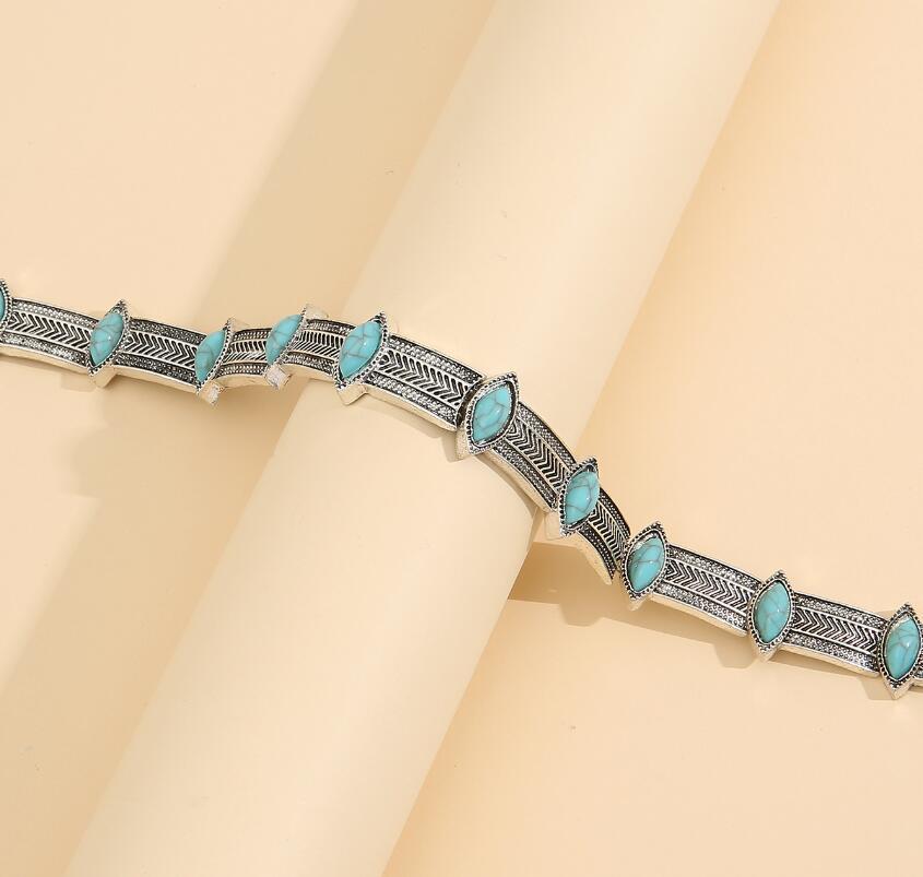 Schöne Halskette mit einzigartigem Stil