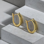 Zarte handwerkliche Ohrring