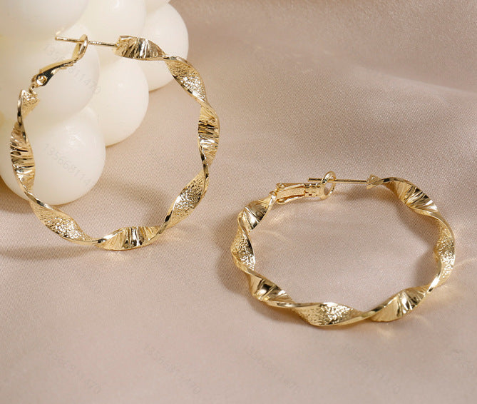 Atemberaubende Gold Ohrring für den Alltag