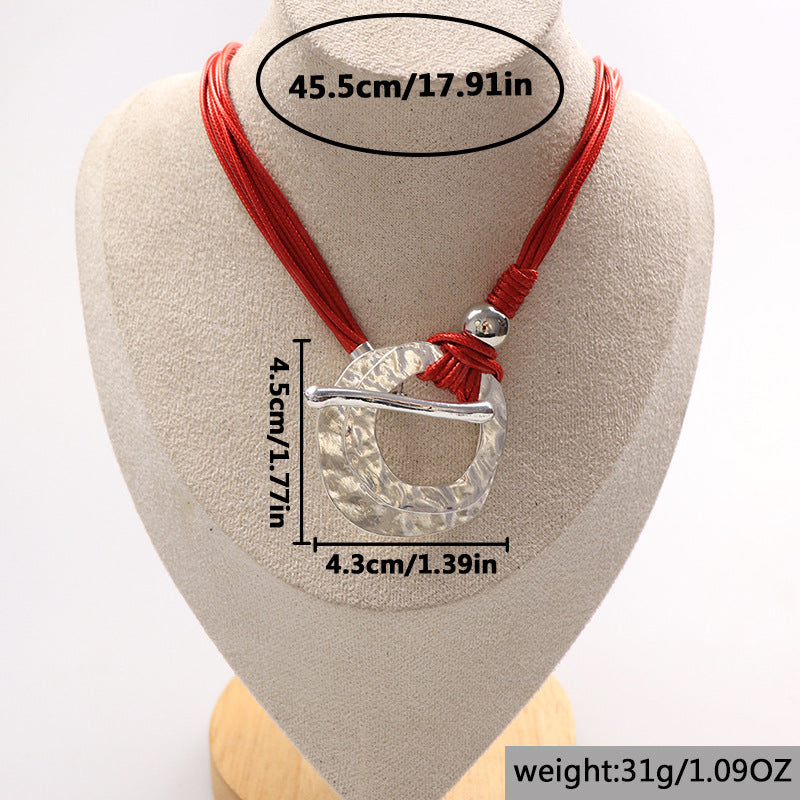 Schöne Halskette mit einzigartigem Stil