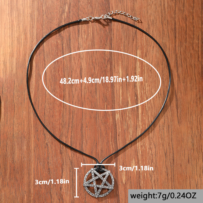 Schöne Halskette mit einzigartigem Stil