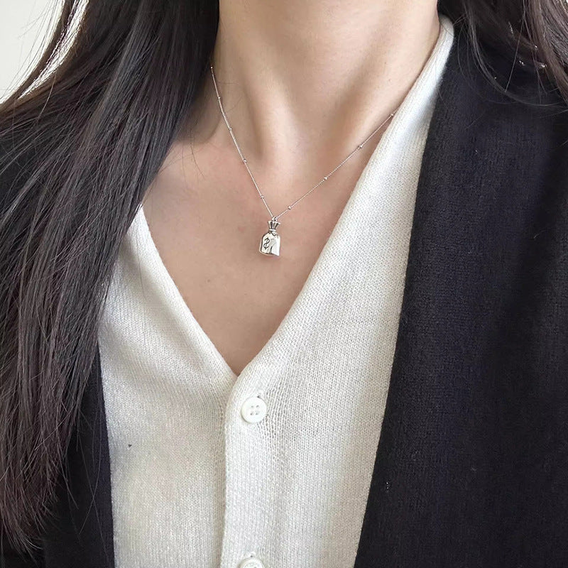 Zarte handwerkliche Halskette